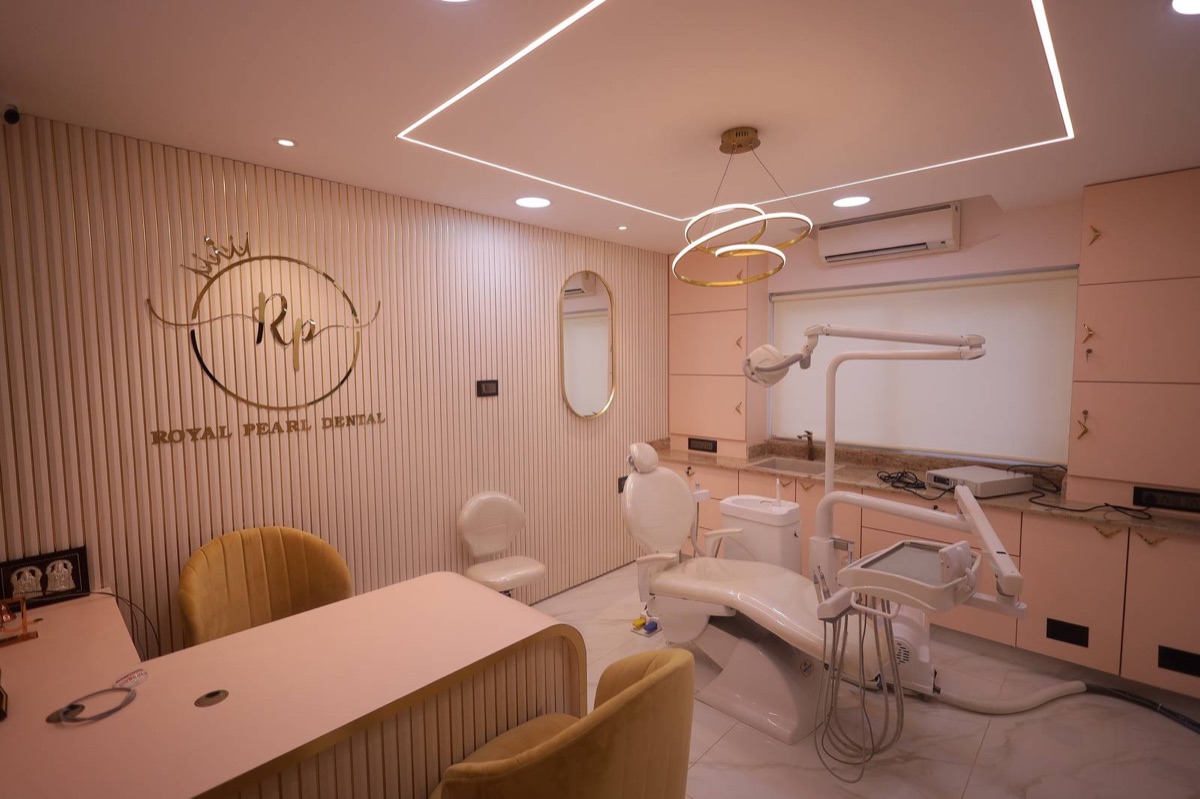 Royal Pearl Dental Consultation Room