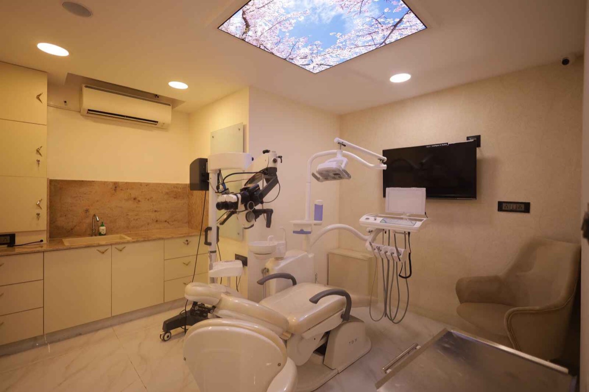 Dental Procedure Suite with Microscope